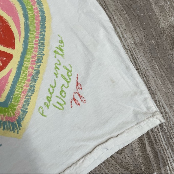 Goodie Two Sleeves Women’s Graphic T-Shirt White Peace Love Crop M - Picture 2 of 4